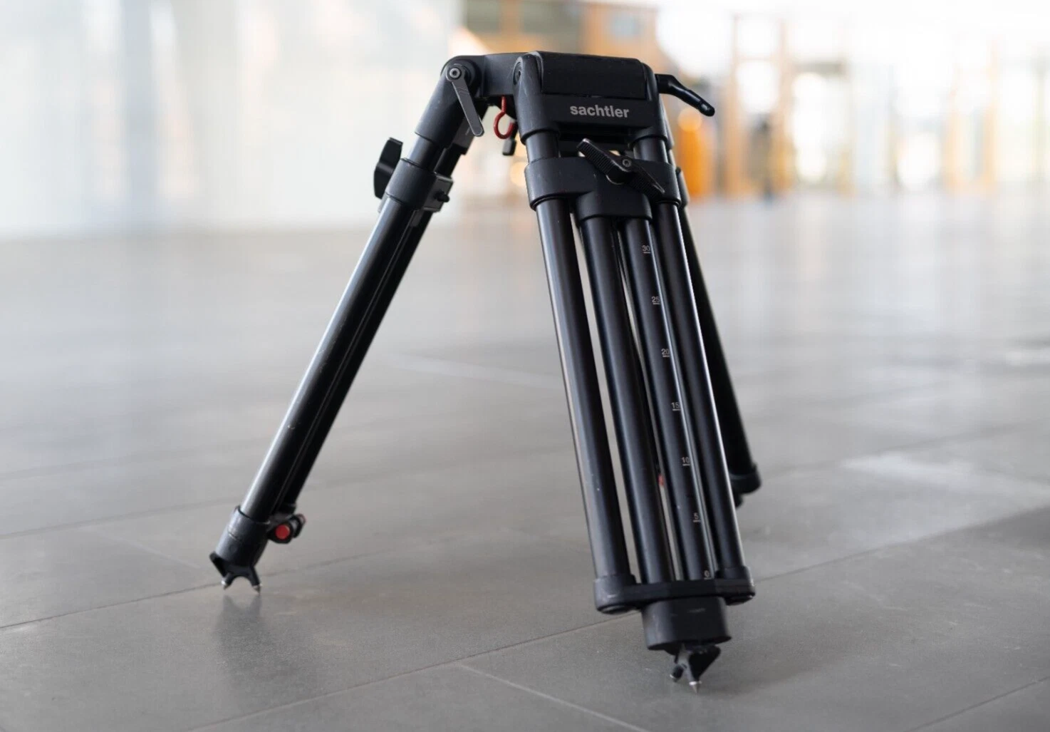 Sachtler Cine 2000 L Heavy-Duty-Stativ, 150 mm