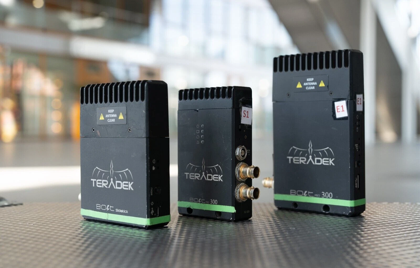 Teradek Bolt 300 TX, RX und Sidekick