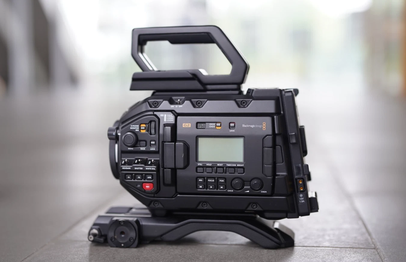 Blackmagic URSA Broadcast G2 6K mit Studio Viewfinder