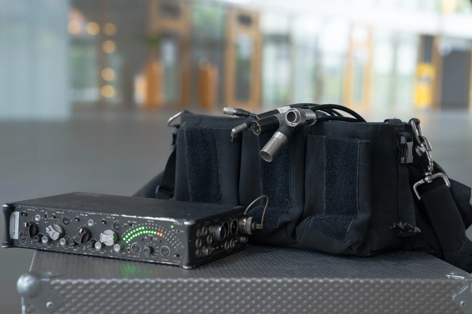 Sound Devices 442 Stereo-Feldmischer mit Tasche