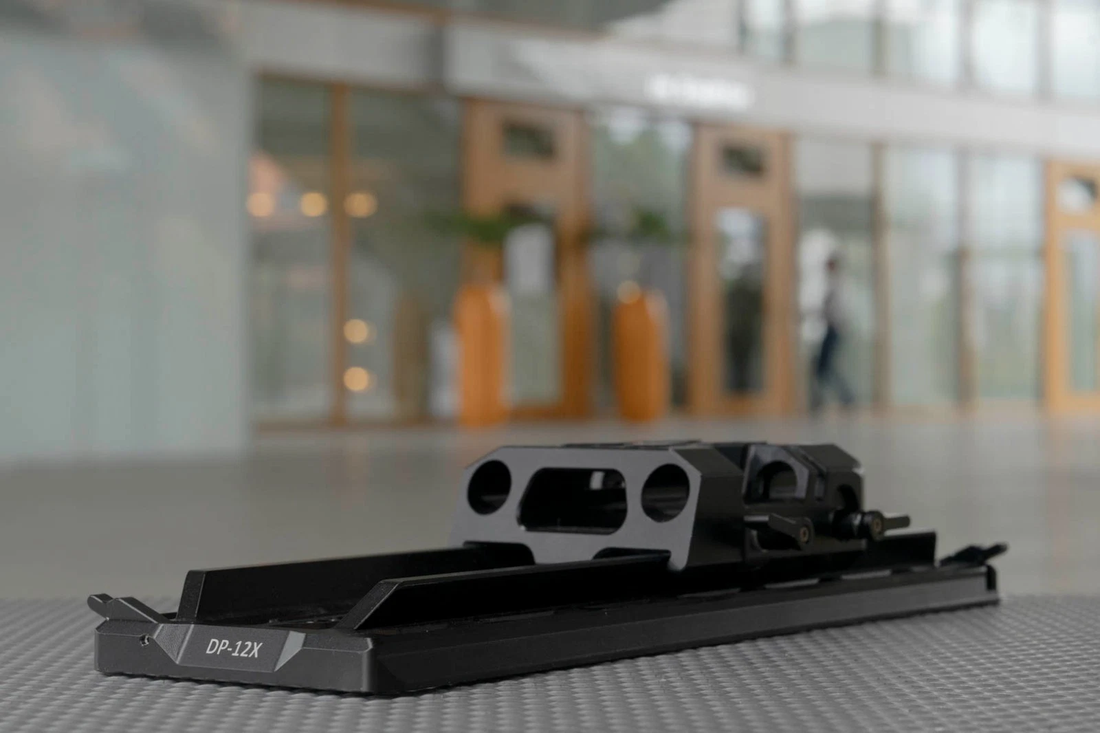 SmallRig 4002 Basisplatte mit 3772 ARRI-Schwalbenschwanzplatte